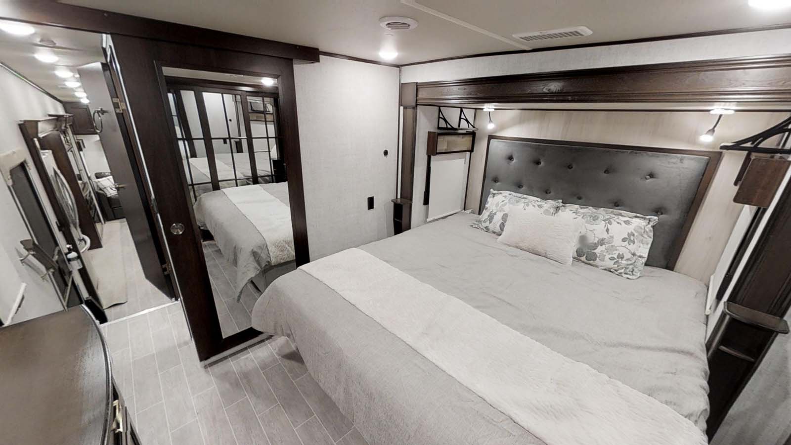 Palomino Columbus - фото №6