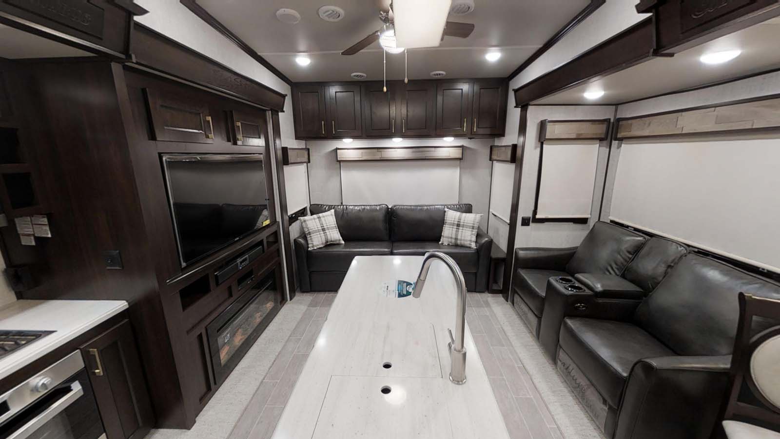 Palomino Columbus - фото №8