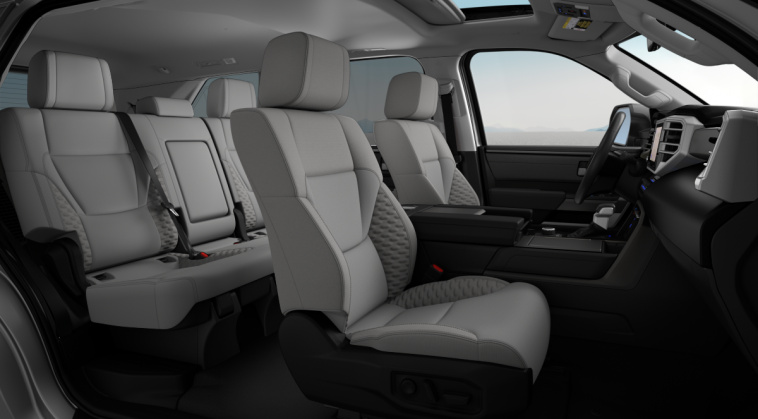 Toyota Sequoia - фото №6
