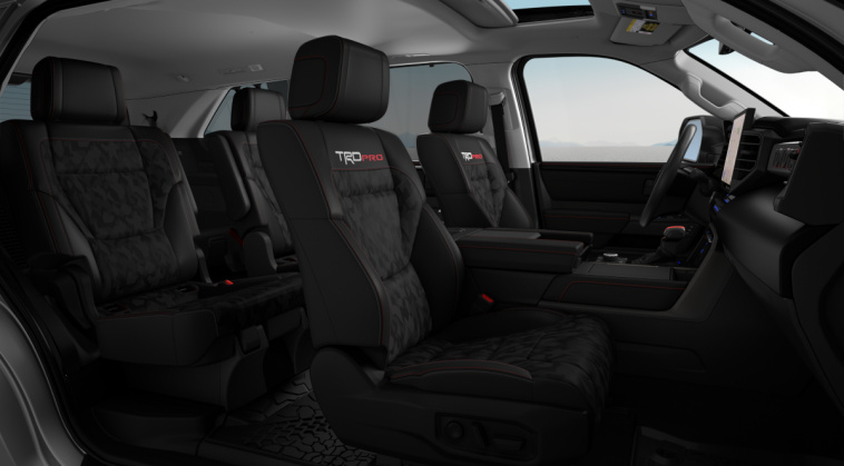 Toyota Sequoia - фото №6