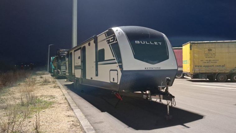 Размещение прицепа на стоянке в ночное время