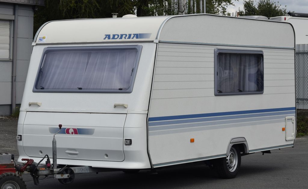 Adria 430 PH mit Vorzelt