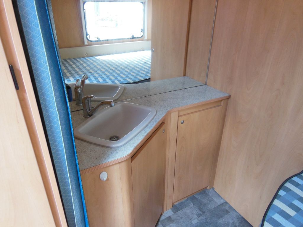 Bürstner 455 TS MIT FESTBETT+RUNDSITZ+MOVER+WC