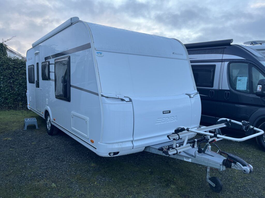 HYMER / ERIBA / HYMERCAR Exciting 470 Queensbett-Mover-sehr gepflegt