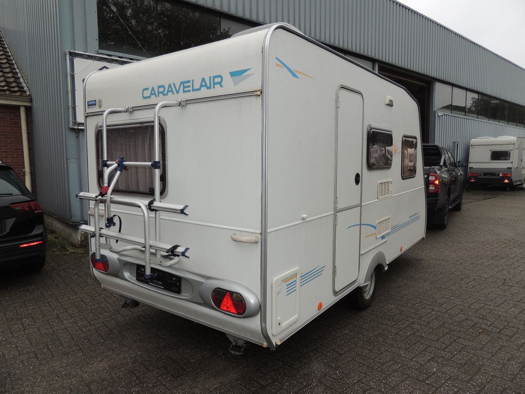 Caravelair Antares Luxe 390-Festbett-WC-Vorzelt-900KG