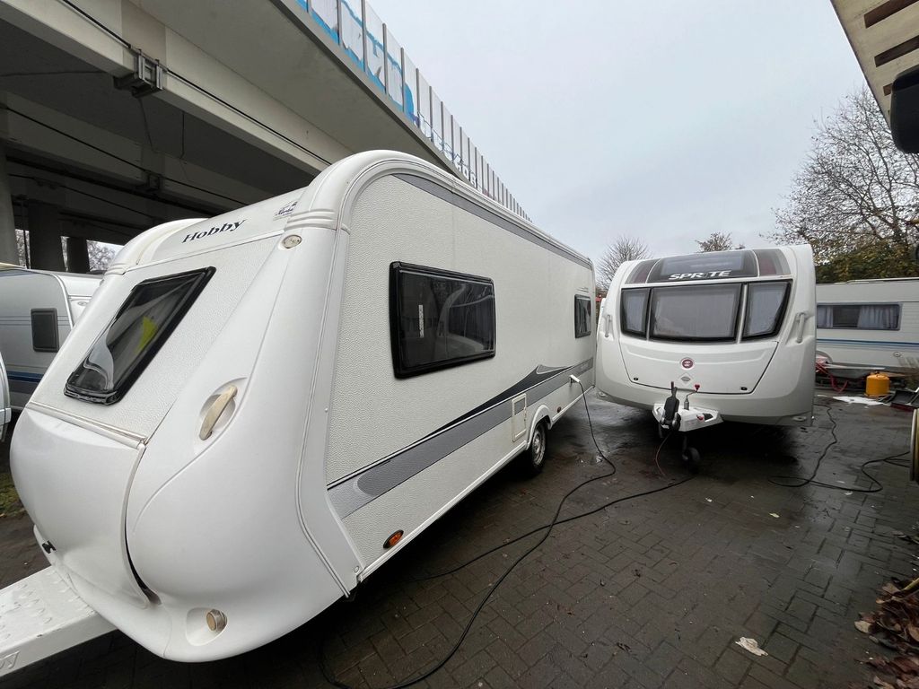 Hobby 540 UL (Einzelbetten-Rollbett-Markise)