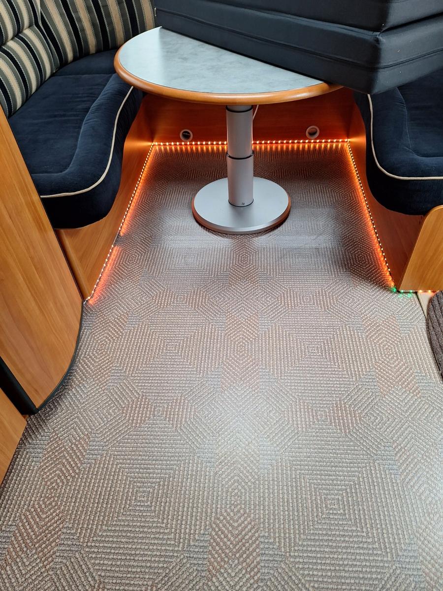 Dethleffs 590TF,Festbett,Mover ,unter Dach, sehr,sehr gep.Dethleffs 590TF,Festbett,Mover ,unter Dach, sehr,sehr gep.