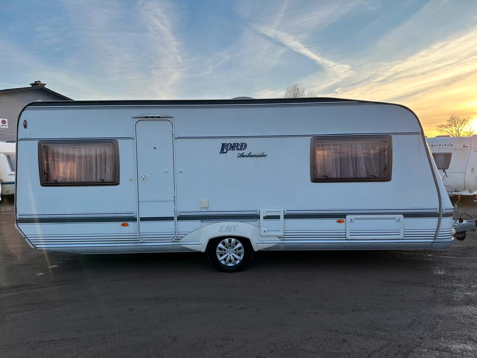 LMC 560 E Ambassador EINZELBETTEN MITTELBETT VORZELTLMC 560 E Ambassador EINZELBETTEN MITTELBETT VORZELT