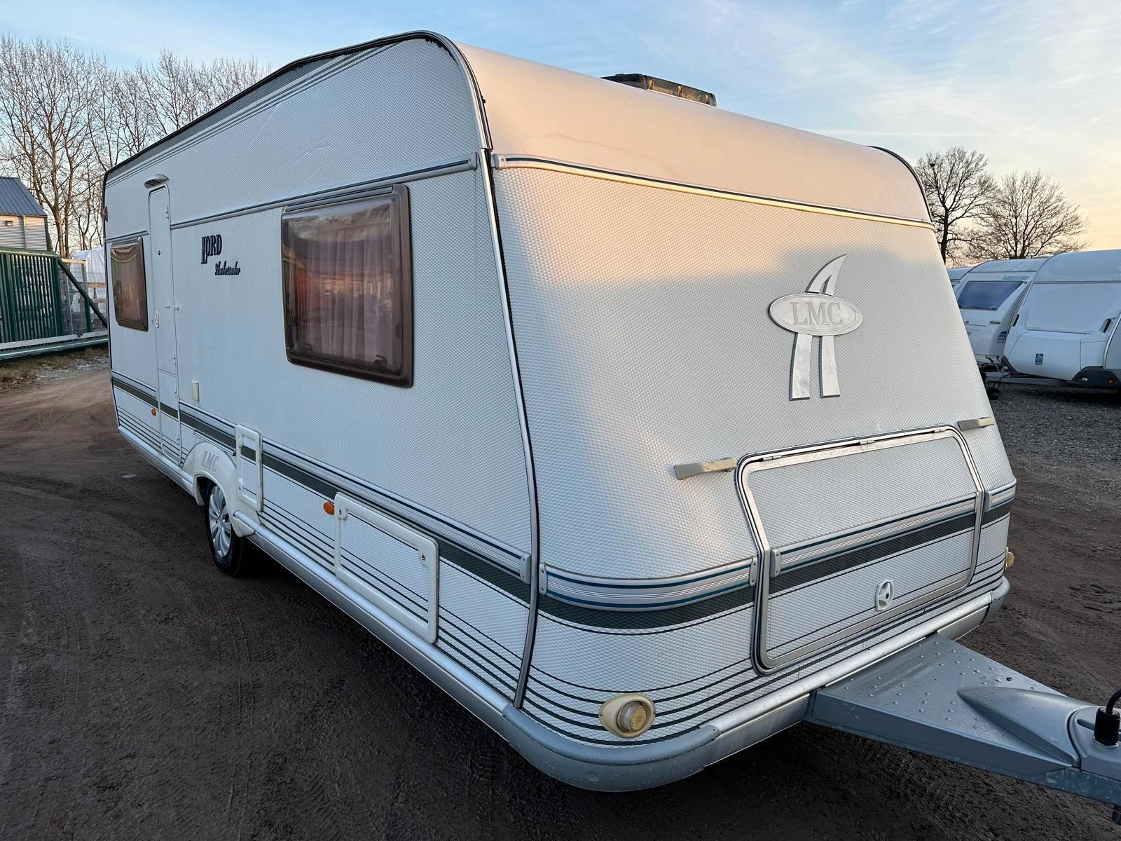 LMC 560 E Ambassador EINZELBETTEN MITTELBETT VORZELTLMC 560 E Ambassador EINZELBETTEN MITTELBETT VORZELT