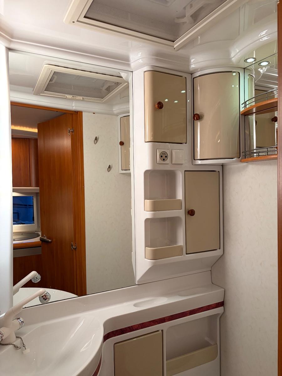 Hobby 440 SF Excellent Mover mit VorzeltHobby 440 SF Excellent Mover mit Vorzelt