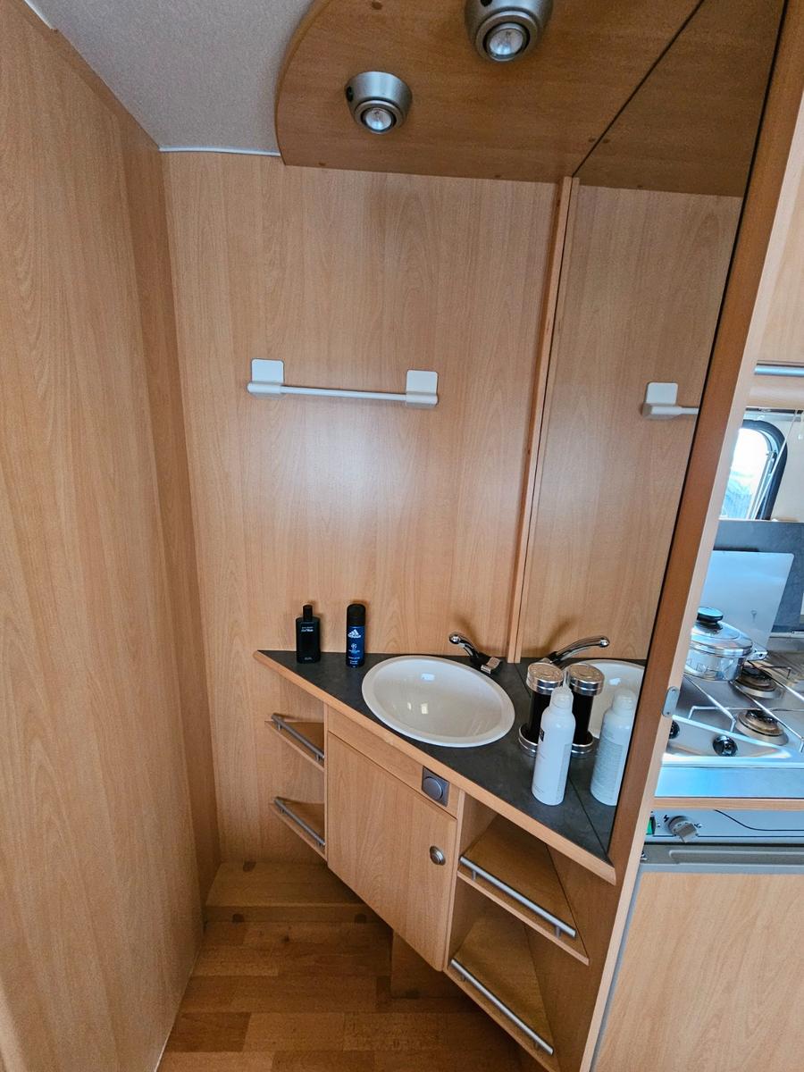 Adria Altea 432 PX, Festbett, 4 Pers. 100km/h, Tüv NEUAdria Altea 432 PX, Festbett, 4 Pers. 100km/h, Tüv NEU