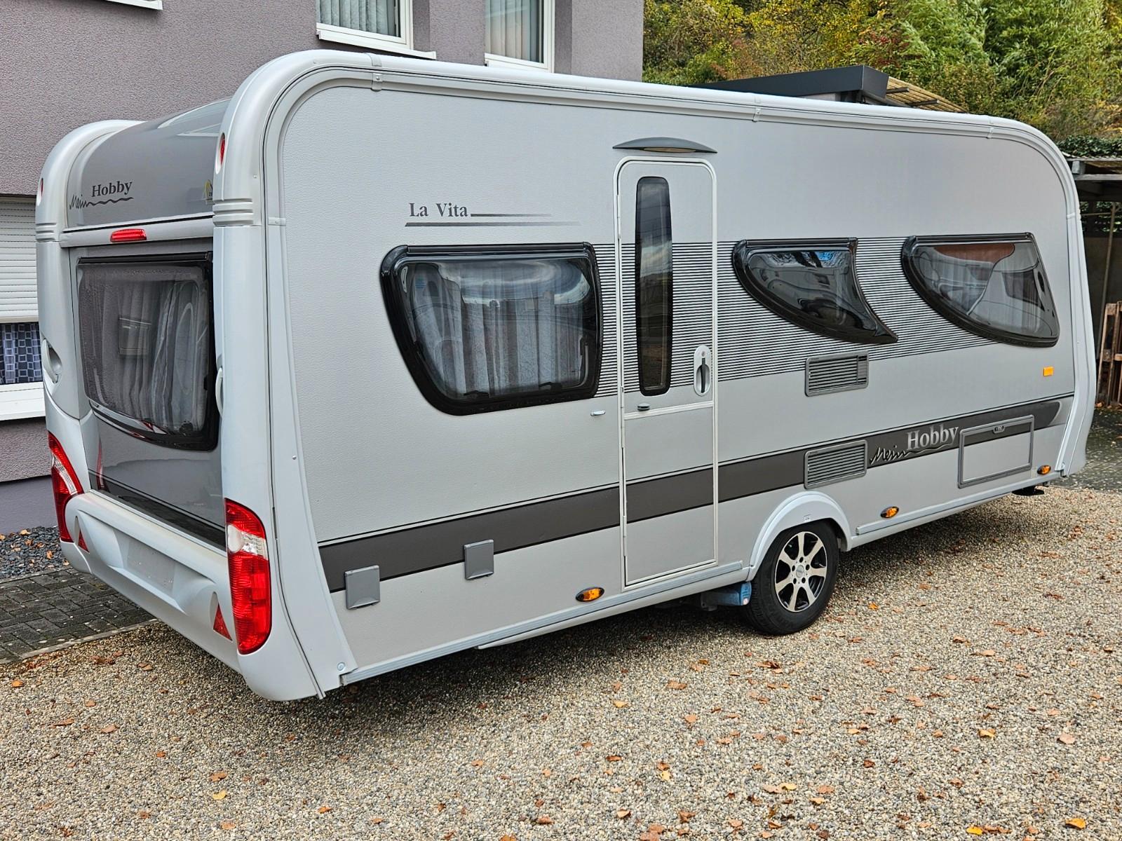 Hobby La Vita 495UL, Einzelbetten, Mover, 100km, ZeltHobby La Vita 495UL, Einzelbetten, Mover, 100km, Zelt