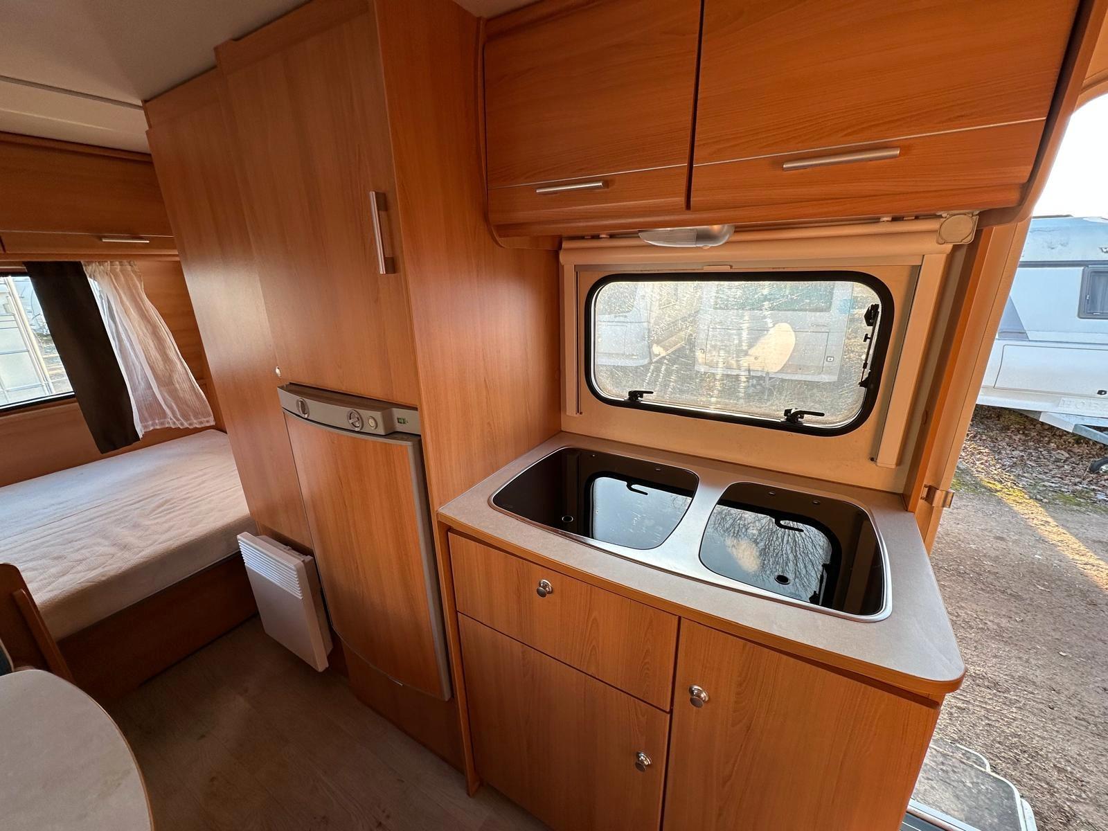 Caravelair 476 blue c STOCKBETT FESTBETT VORZELT 1300 KGCaravelair 476 blue c STOCKBETT FESTBETT VORZELT 1300 KG