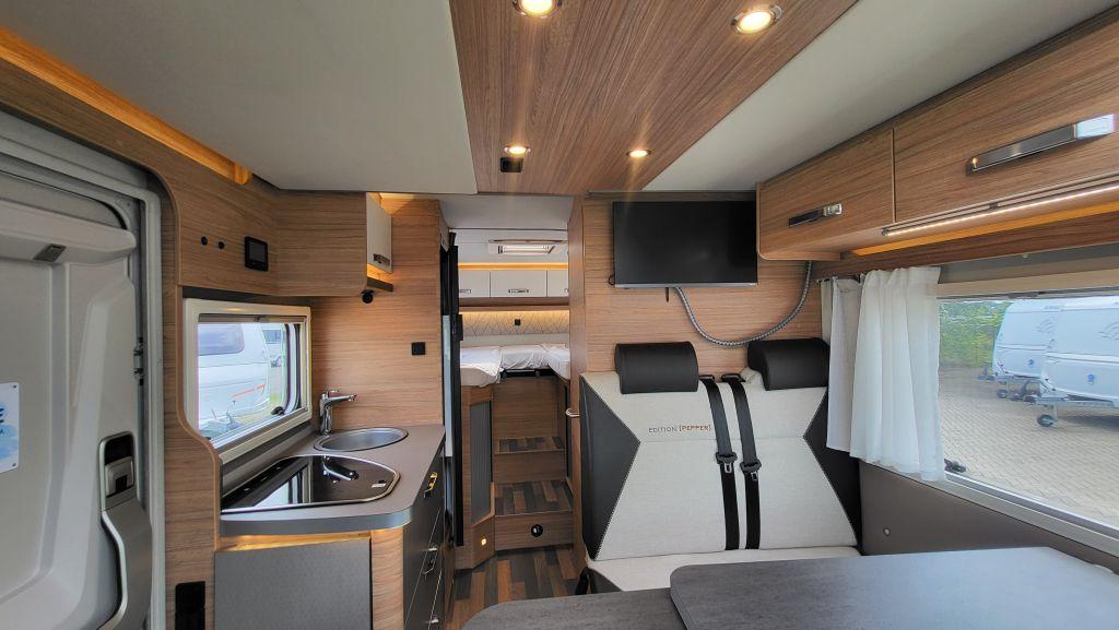 Weinsberg CaraCompact Suite 640 MEG EDITION [PEPPER]Weinsberg CaraCompact Suite 640 MEG EDITION [PEPPER]