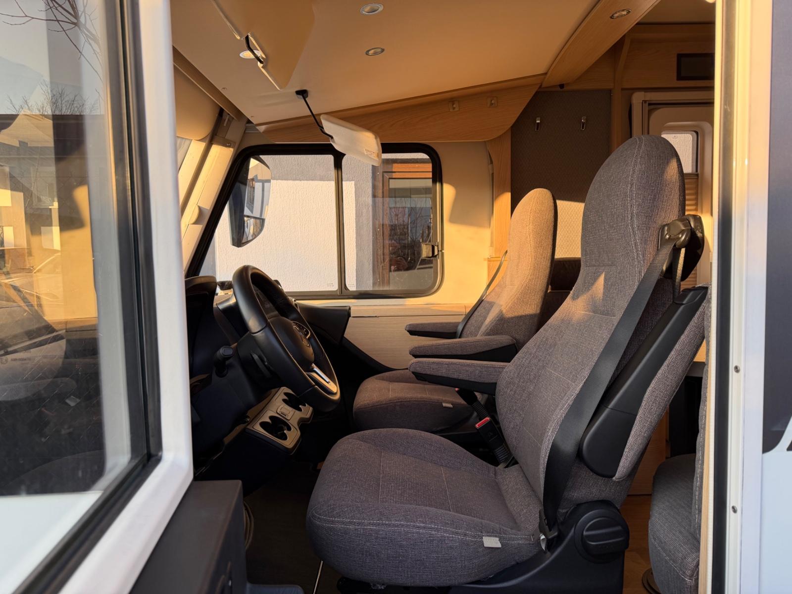 HYMER / ERIBA / HYMERCAR B600MC *HYMERMOBIL*WHITE-LINE*HYMER / ERIBA / HYMERCAR B600MC *HYMERMOBIL*WHITE-LINE*