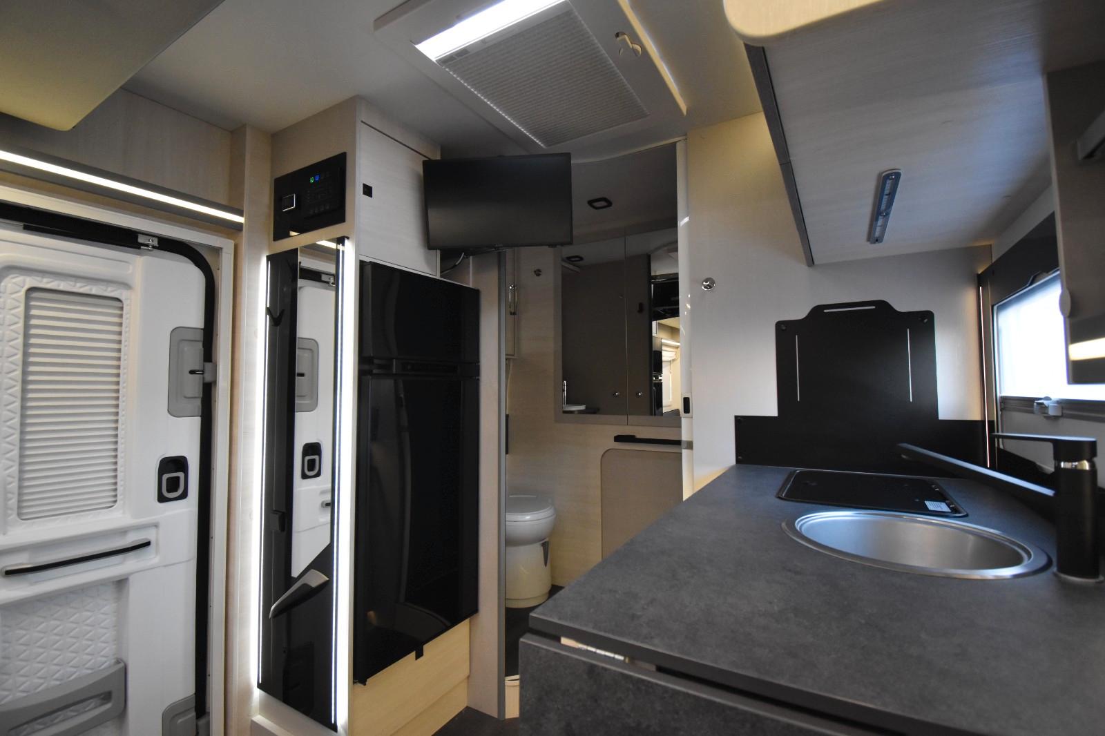 Chausson 640 Titanium Ultimate Ford - Automatik - ArcticChausson 640 Titanium Ultimate Ford - Automatik - Arctic