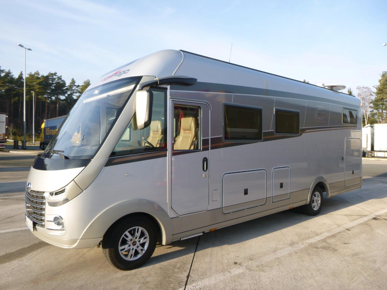 Carthago s-plus I 61 XL LE AHK Solar Lithium Hubbett Carthago s-plus I 61 XL LE AHK Solar Lithium Hubbett