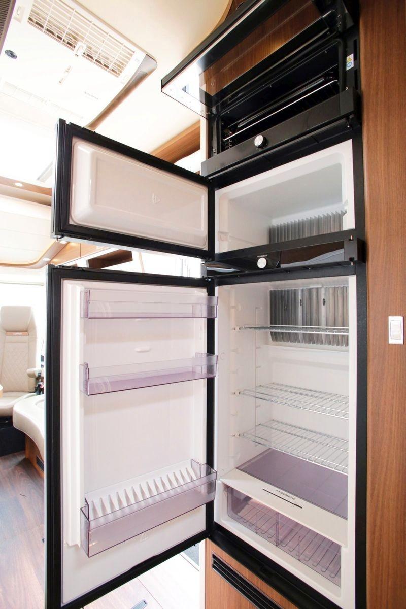 Carthago s-plus I 61 XL LE AHK Solar Lithium Hubbett Carthago s-plus I 61 XL LE AHK Solar Lithium Hubbett