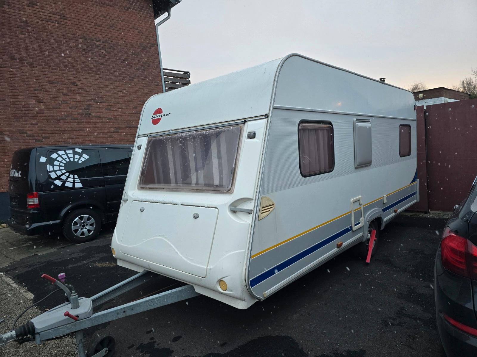 Bürstner FUN 435 TN, Festbett,Rundsitzgruppe SONDERPREISBürstner FUN 435 TN, Festbett,Rundsitzgruppe SONDERPREIS