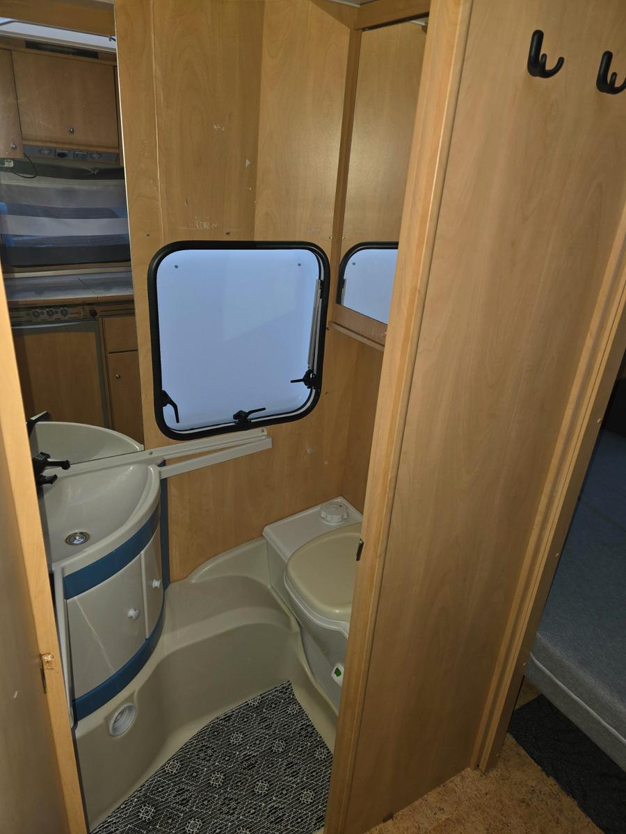 Bürstner FUN 435 TN, Festbett,Rundsitzgruppe SONDERPREISBürstner FUN 435 TN, Festbett,Rundsitzgruppe SONDERPREIS