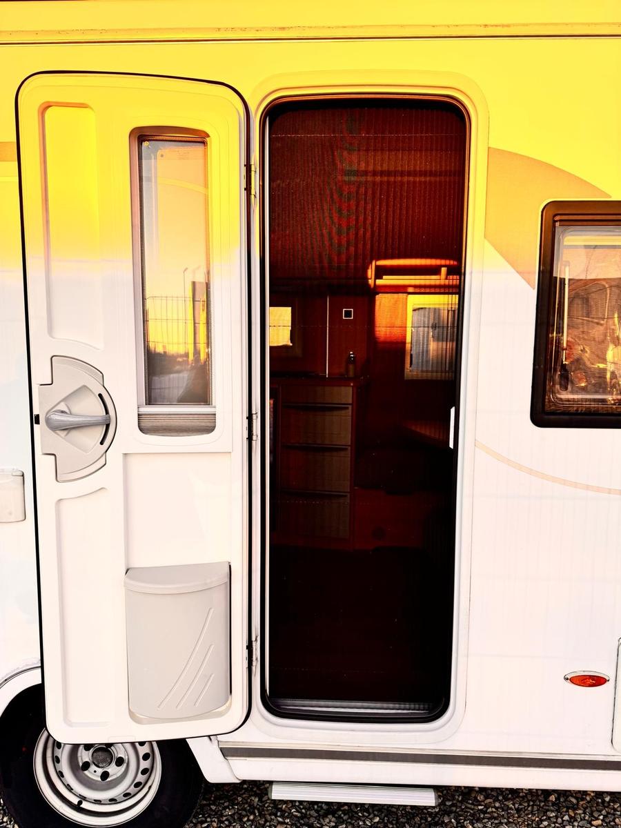 HYMER / ERIBA / HYMERCAR NOVA 465 SL MOVER/MARKISE/TV 1.HANDHYMER / ERIBA / HYMERCAR NOVA 465 SL MOVER/MARKISE/TV 1.HAND