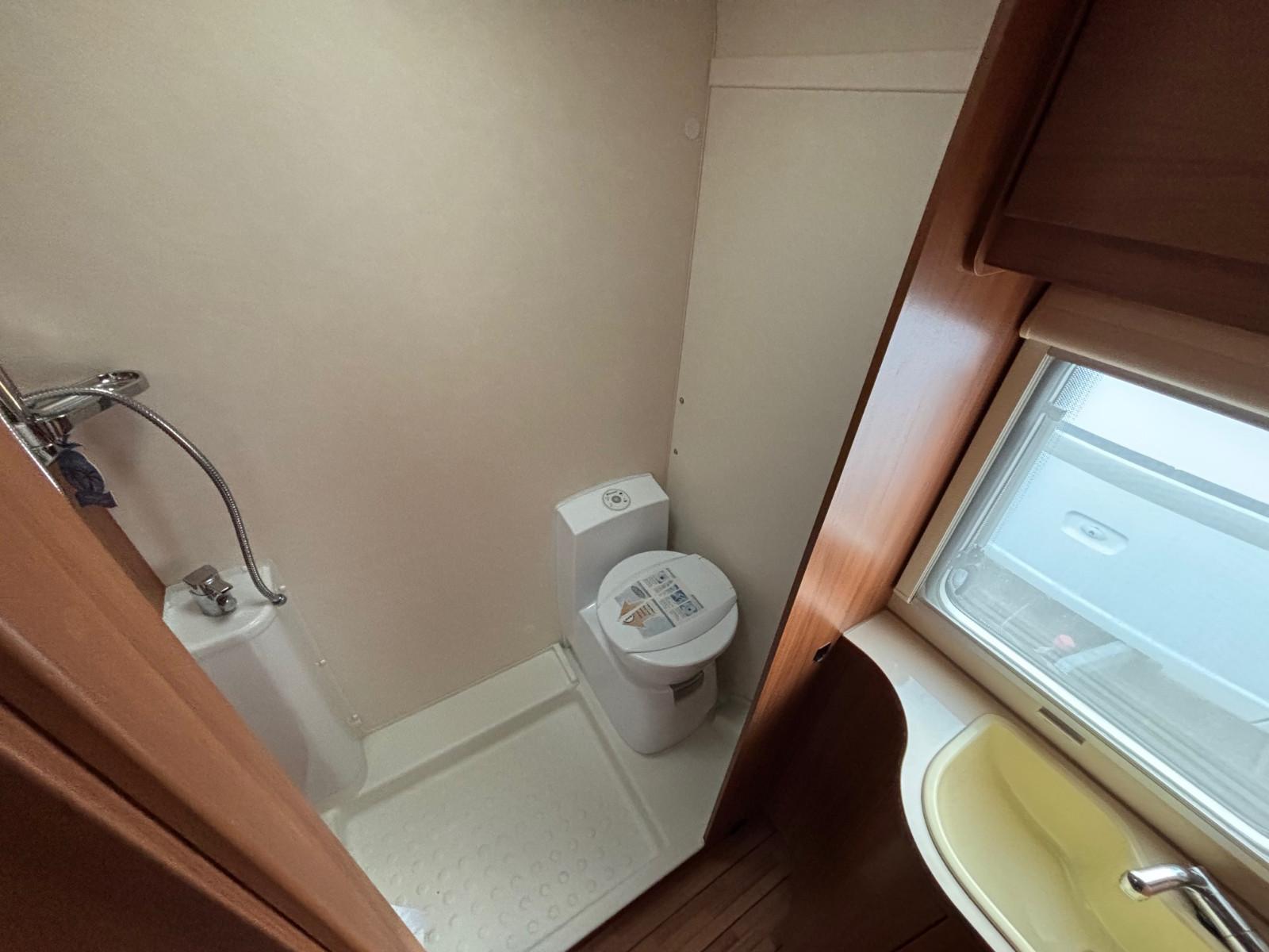 Weinsberg CaraOne 550 W51 Stockbetten MoverWeinsberg CaraOne 550 W51 Stockbetten Mover