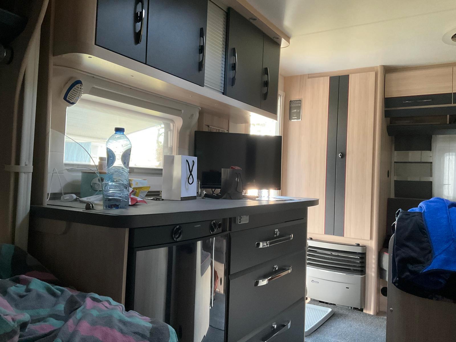 Hobby 440SF Deluxe Edition Hobby 440SF Deluxe Edition