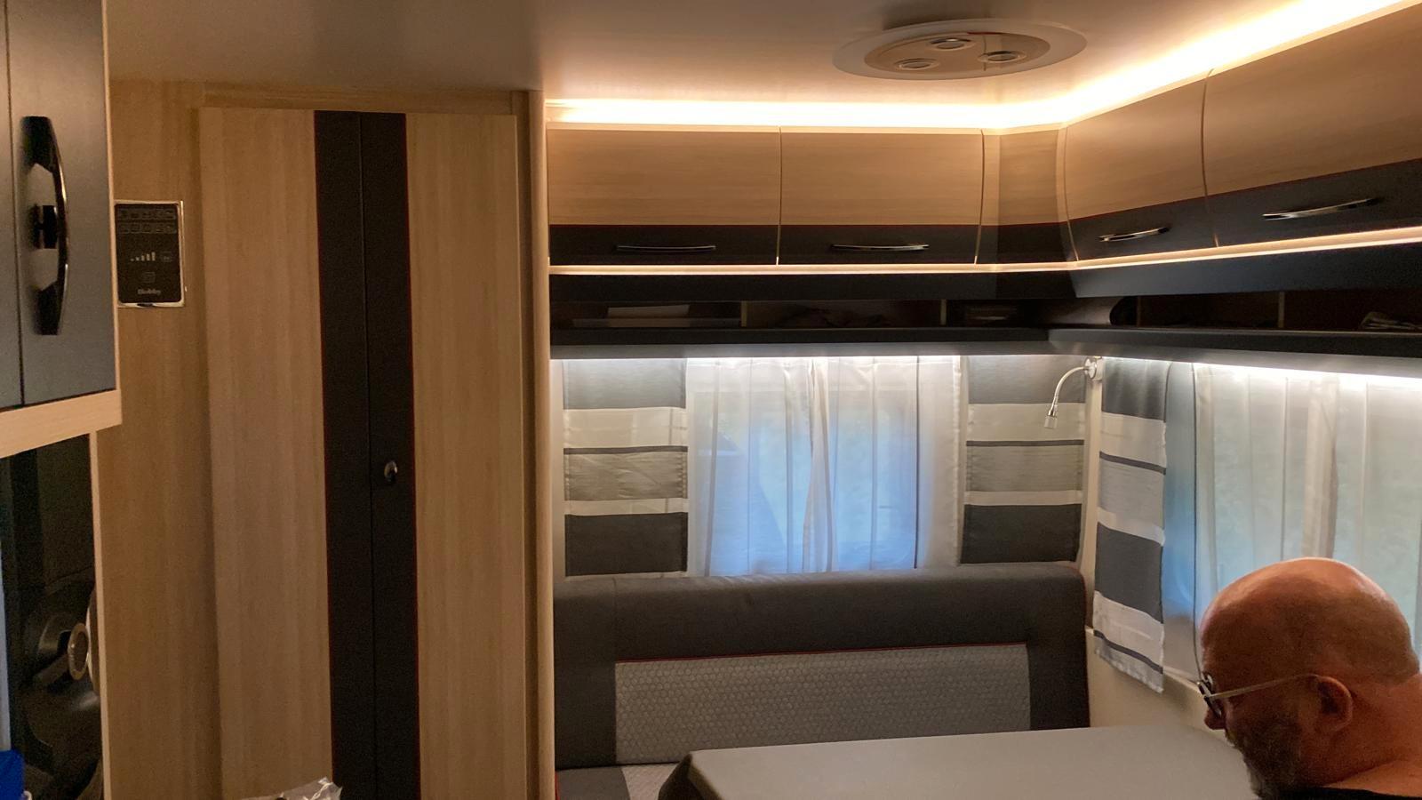 Hobby 440SF Deluxe Edition Hobby 440SF Deluxe Edition