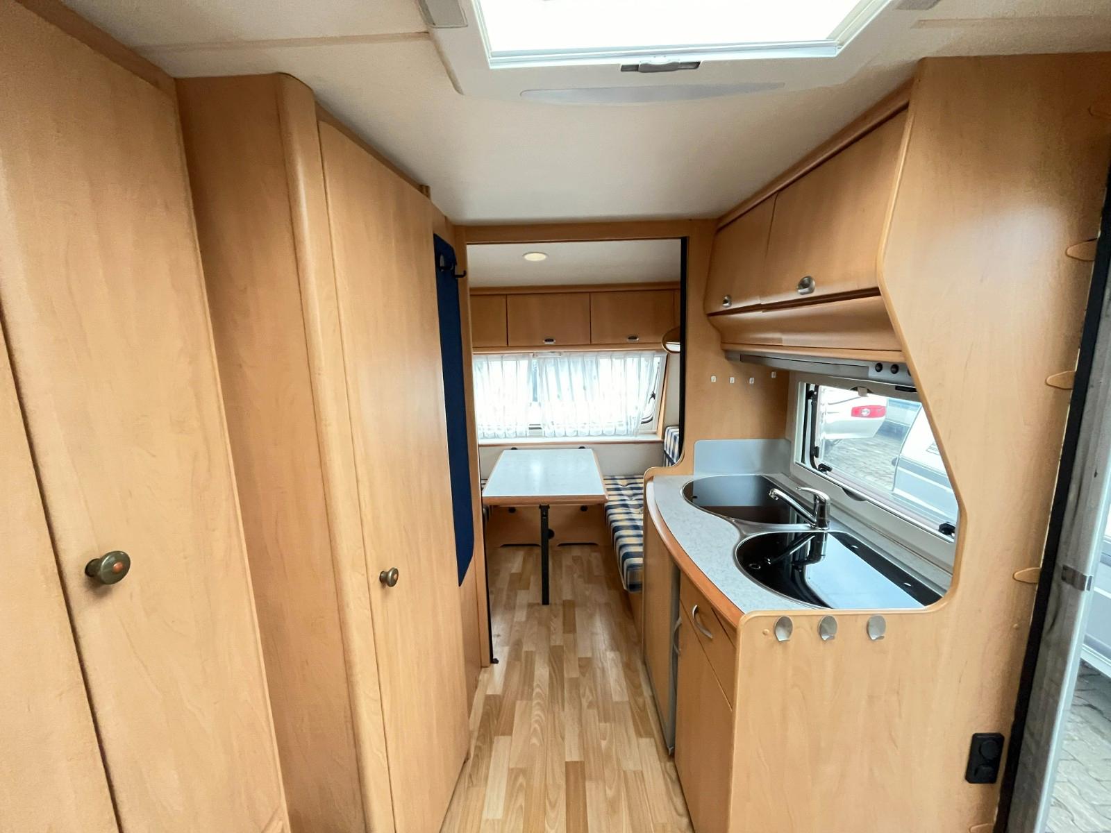 Hobby DE LUXE 30-Rundsitz/Seitensitz/Boiler/WassertankHobby DE LUXE 30-Rundsitz/Seitensitz/Boiler/Wassertank