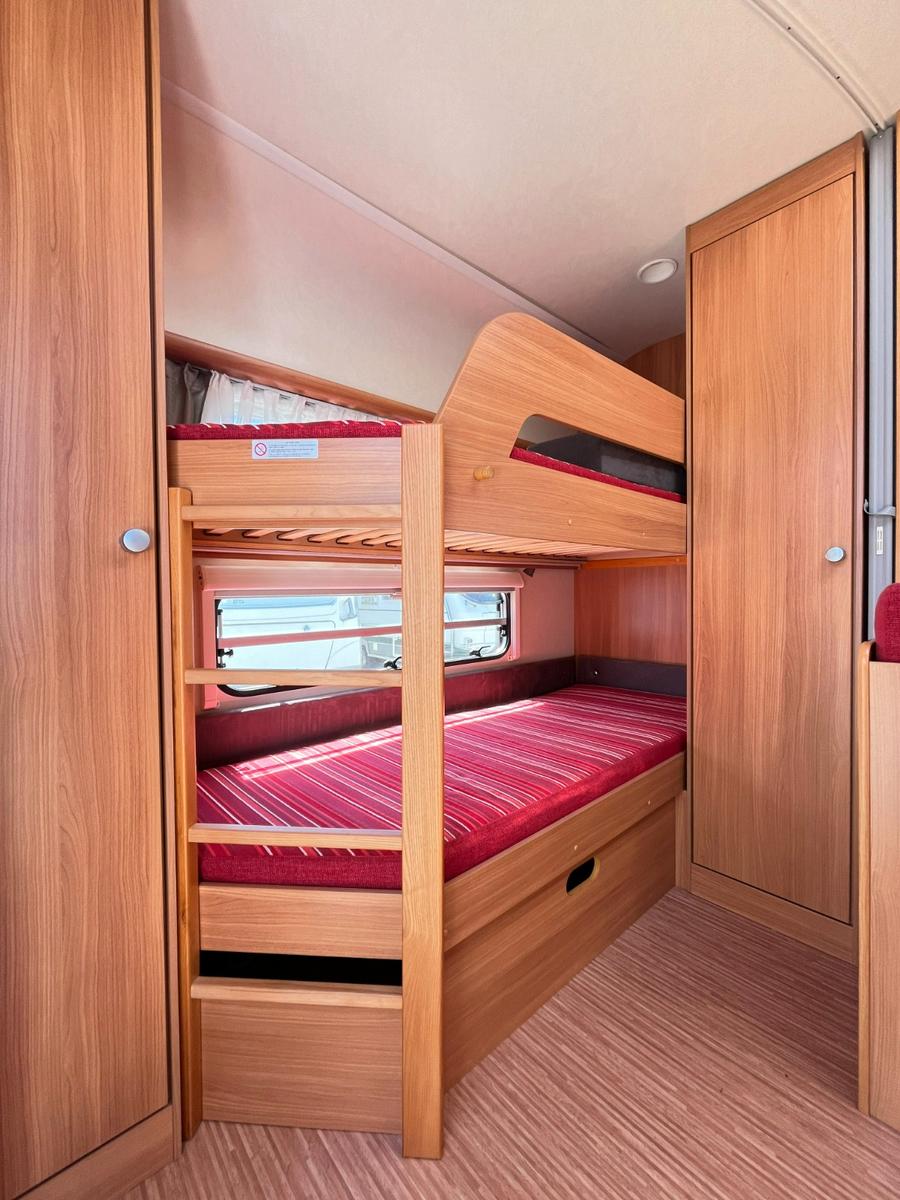 Knaus SPORT 500 FDK-Franz.Bett/Mittelsitz/EtagenbettenKnaus SPORT 500 FDK-Franz.Bett/Mittelsitz/Etagenbetten