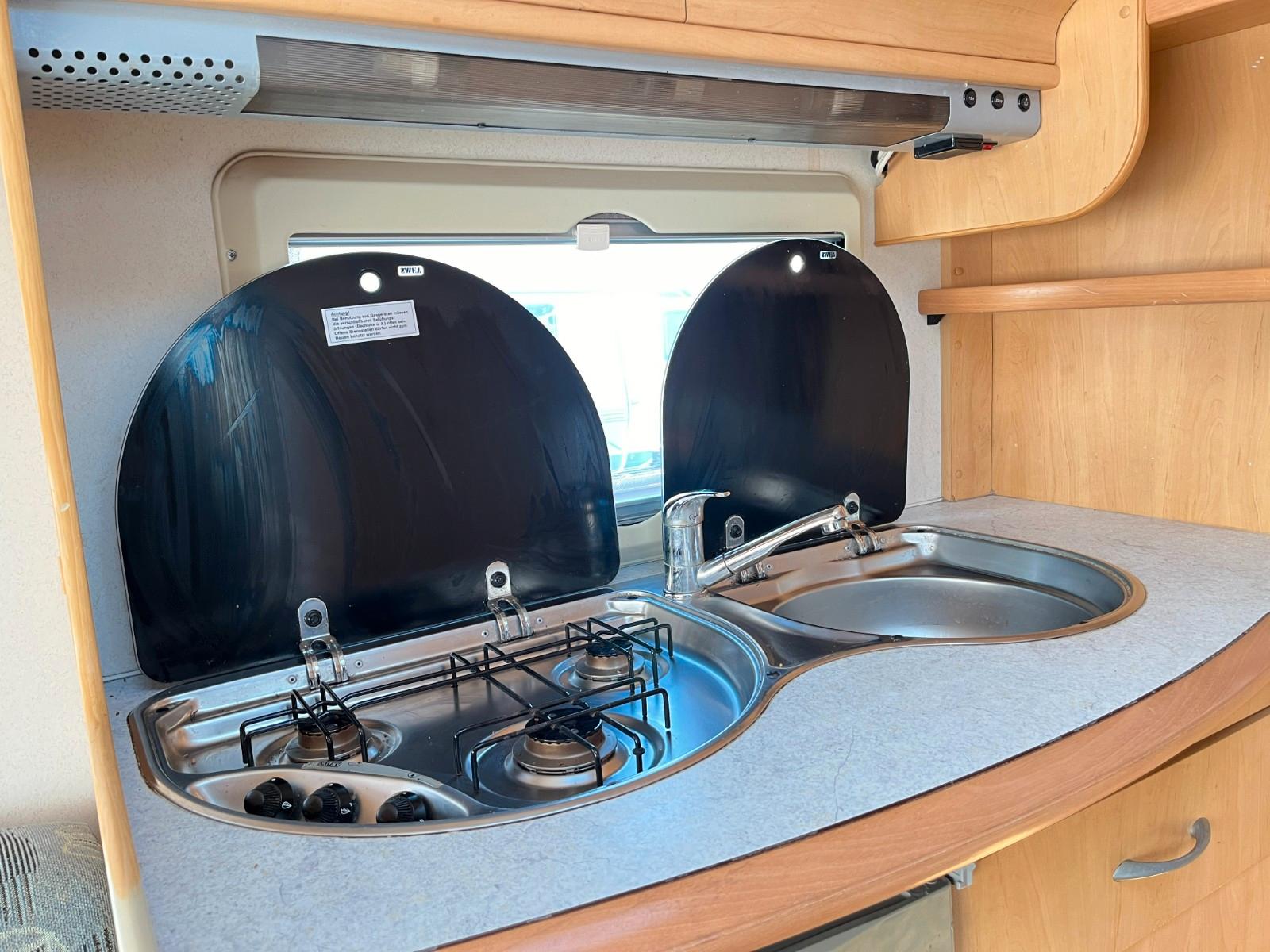 Hobby DE LUXE EASY 460 UFE-Rundsitz/Franz.Bett/DuscheHobby DE LUXE EASY 460 UFE-Rundsitz/Franz.Bett/Dusche