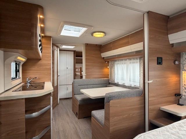 Hobby 545 KMFE De Luxe Mover FahrradträgerHobby 545 KMFE De Luxe Mover Fahrradträger