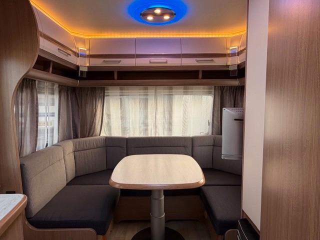 Fendt 465 TG Bianco Mover Vorzelt FahrradträgerFendt 465 TG Bianco Mover Vorzelt Fahrradträger