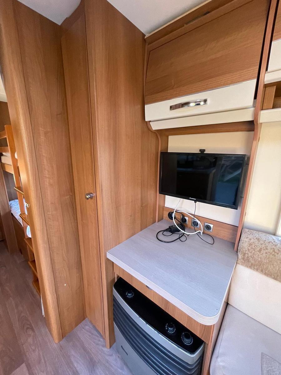 Tabbert 680KD/Etagbt/Dusche/WC/Gr Kūhlschk/Alu/AutarkTabbert 680KD/Etagbt/Dusche/WC/Gr Kūhlschk/Alu/Autark