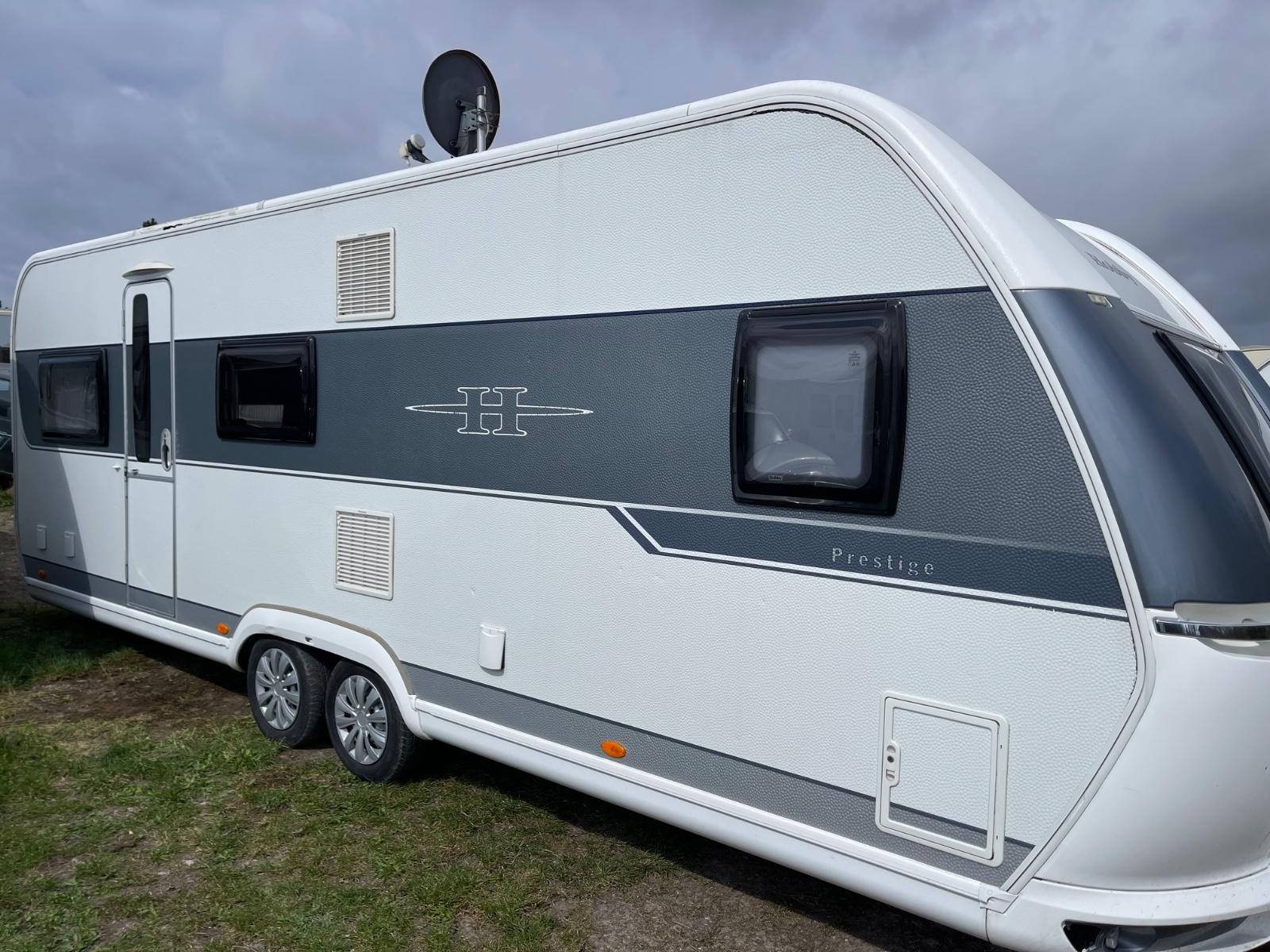 Hobby Prestige 650/Dusche/WC/Gr Kūhlschk/Leder/FußbdnhHobby Prestige 650/Dusche/WC/Gr Kūhlschk/Leder/Fußbdnh