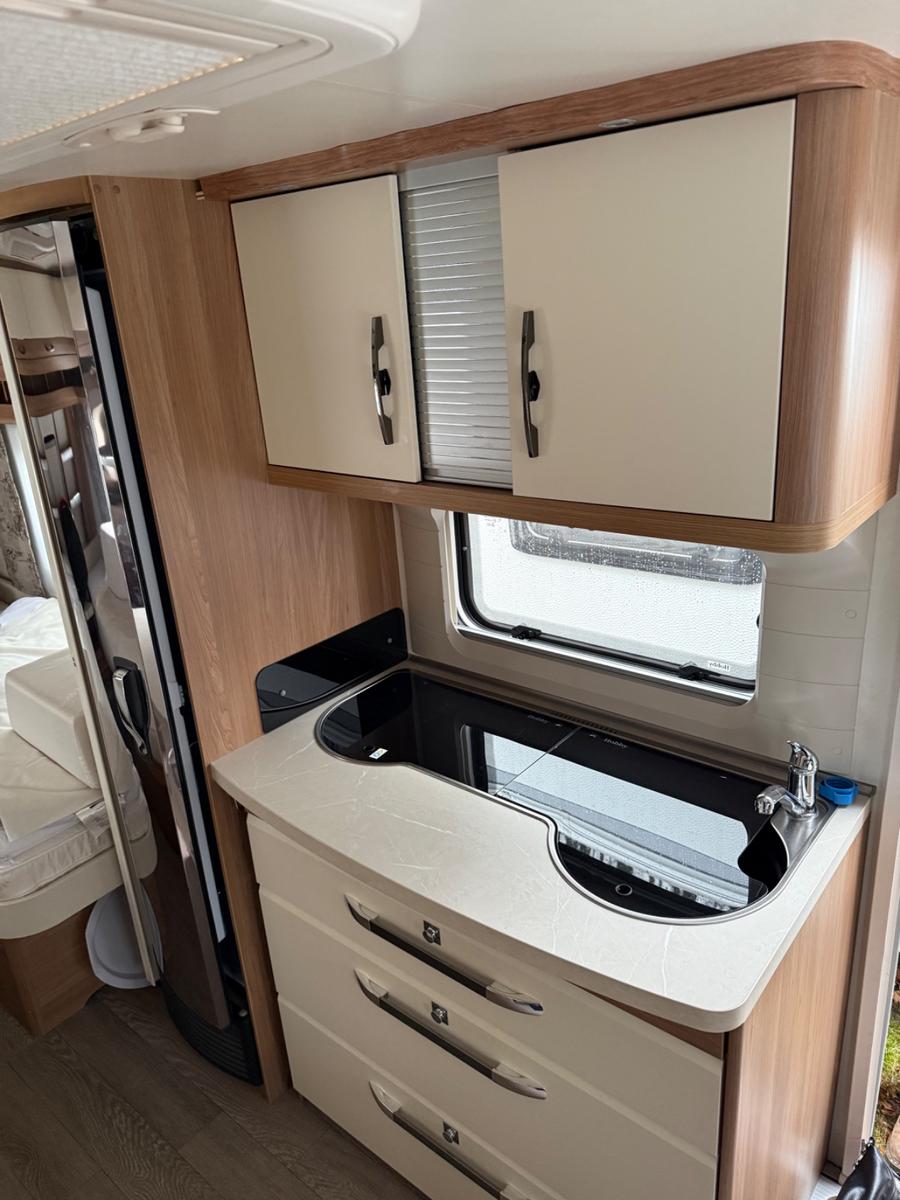 Hobby 495 UL IC SilverlineHobby 495 UL IC Silverline