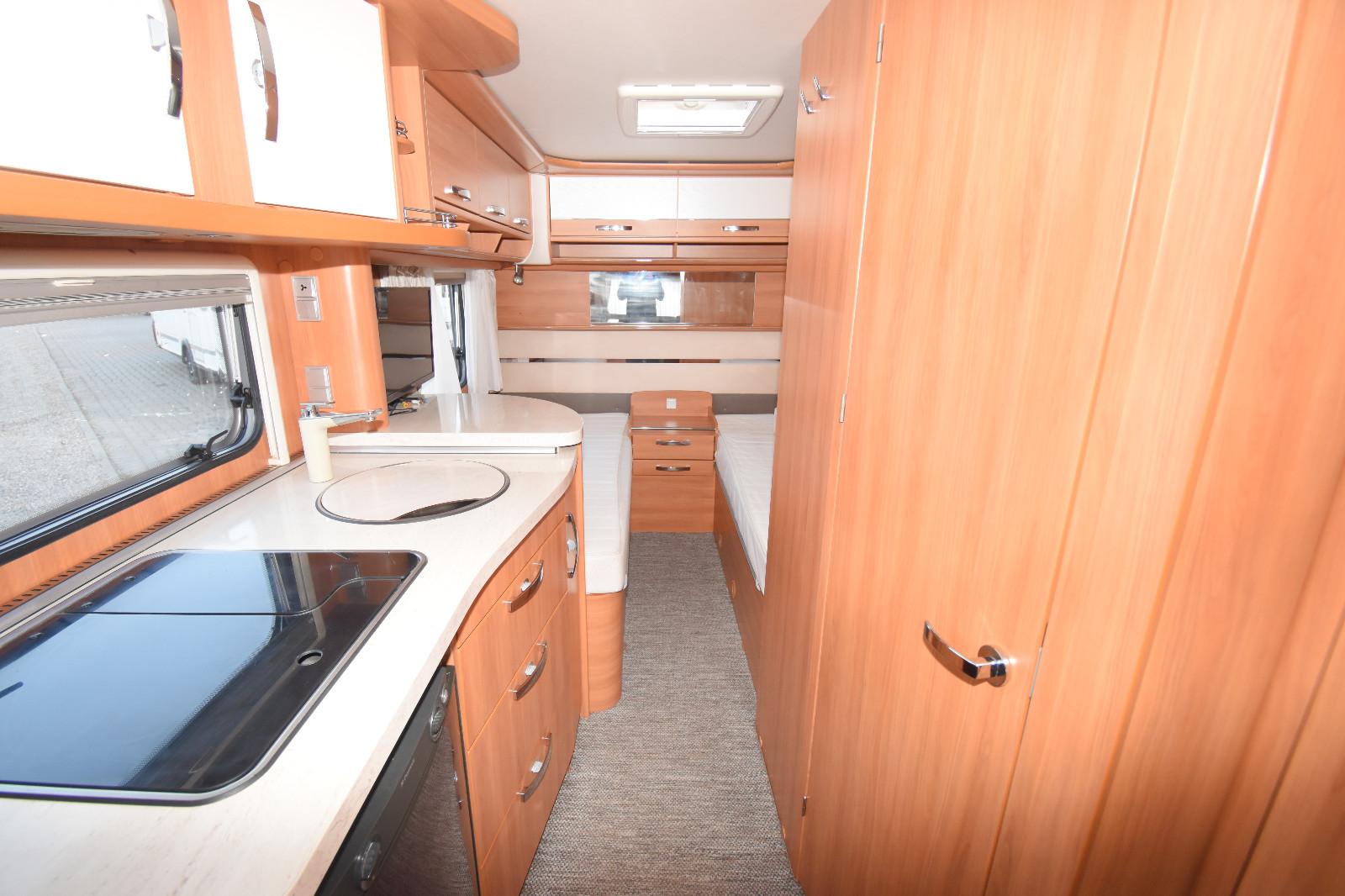 HYMER / ERIBA / HYMERCAR NOVA 495 LUXUSLINE EINZELBETTEN MOVER TV MARKISEHYMER / ERIBA / HYMERCAR NOVA 495 LUXUSLINE EINZELBETTEN MOVER TV MARKISE