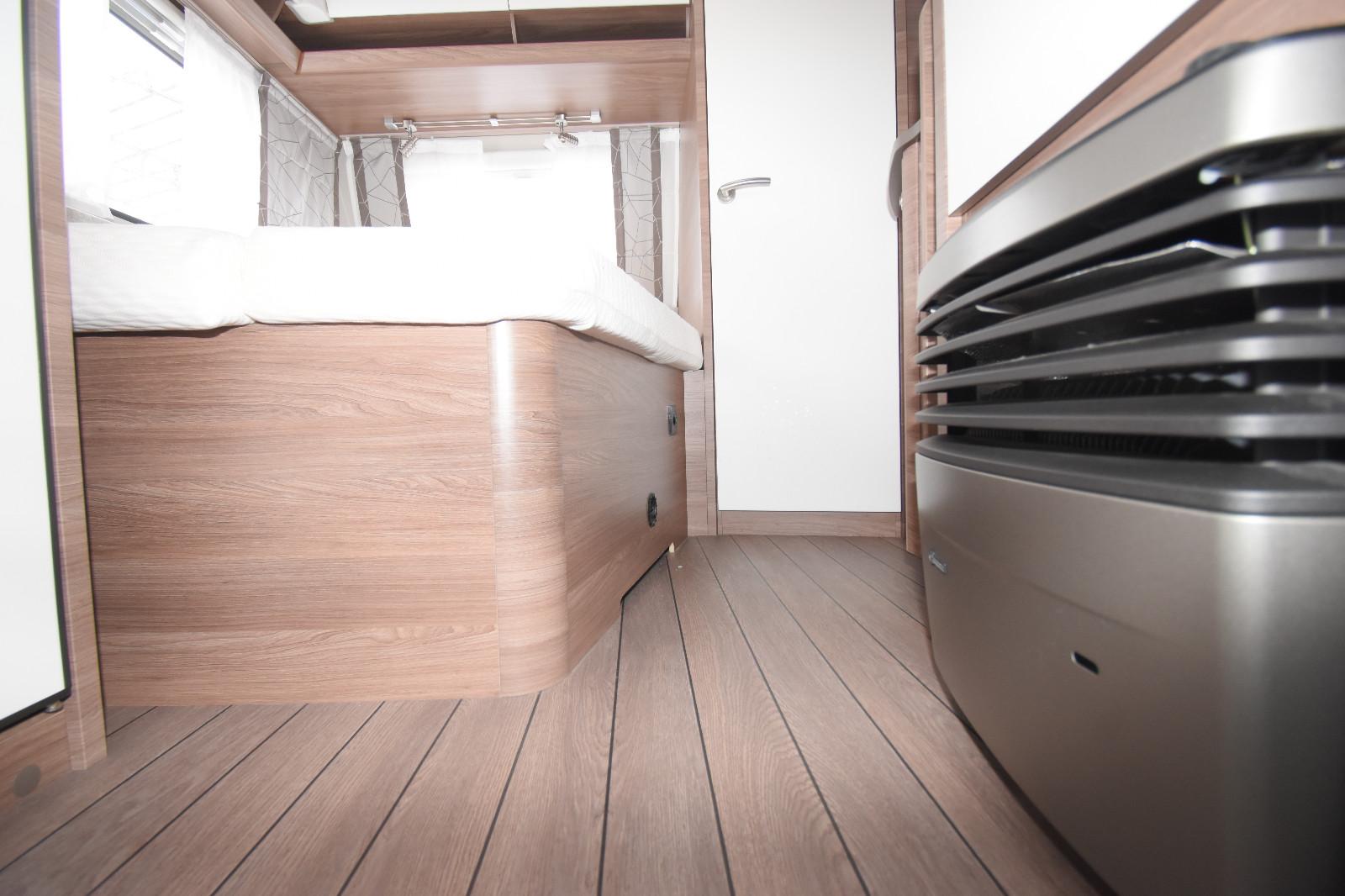 Knaus 450 FU SPORT SILVER FRA.FESTBETT MOVER VORZELTKnaus 450 FU SPORT SILVER FRA.FESTBETT MOVER VORZELT