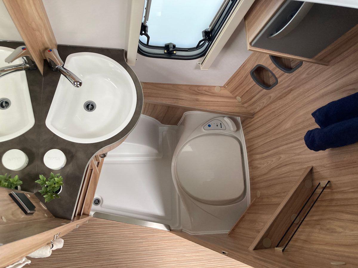 HYMER / ERIBA / HYMERCAR Feeling 442 mit SchlafdachHYMER / ERIBA / HYMERCAR Feeling 442 mit Schlafdach