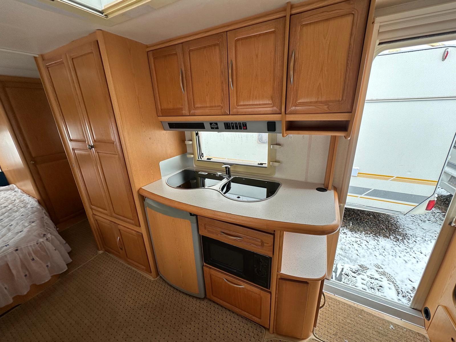 Hobby 650 UMFE prestige FESTBETT 1900 KGHobby 650 UMFE prestige FESTBETT 1900 KG