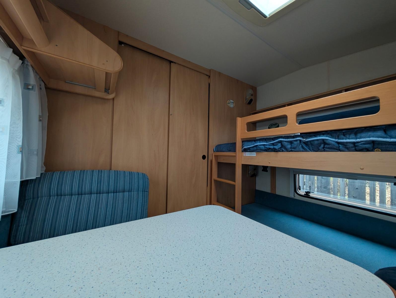 Hobby 495 UK de luxe easy / 6 Betten / StockbettenHobby 495 UK de luxe easy / 6 Betten / Stockbetten