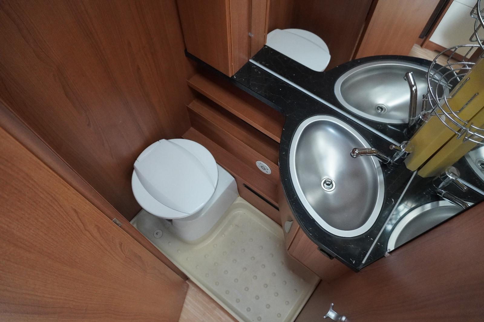 LMC Musica 560 E sehr gepflegt, mit MarkiseLMC Musica 560 E sehr gepflegt, mit Markise