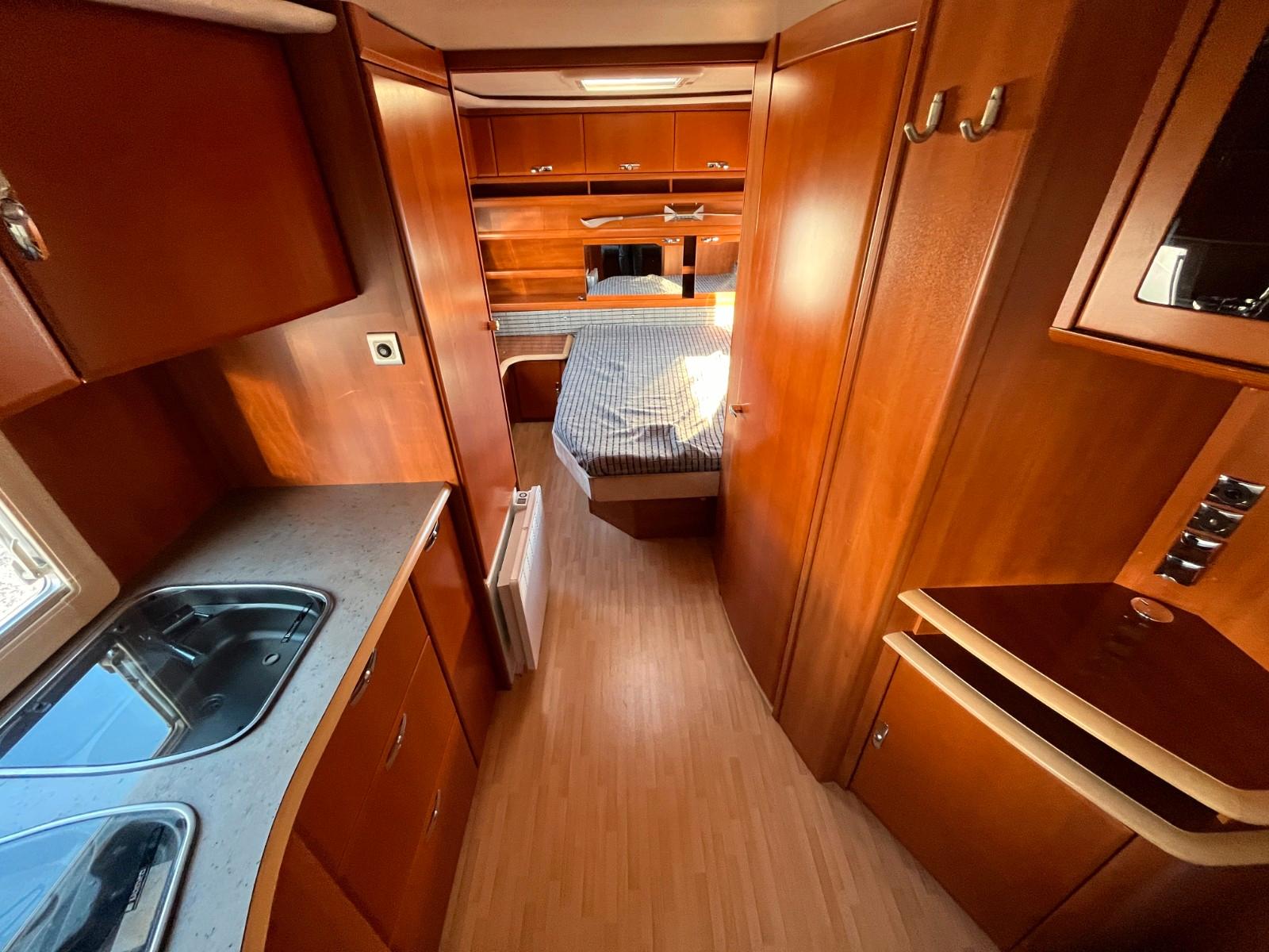 Tabbert PUCCINI 550 2.5 FRANZ.BETT MOVER MARKISETabbert PUCCINI 550 2.5 FRANZ.BETT MOVER MARKISE