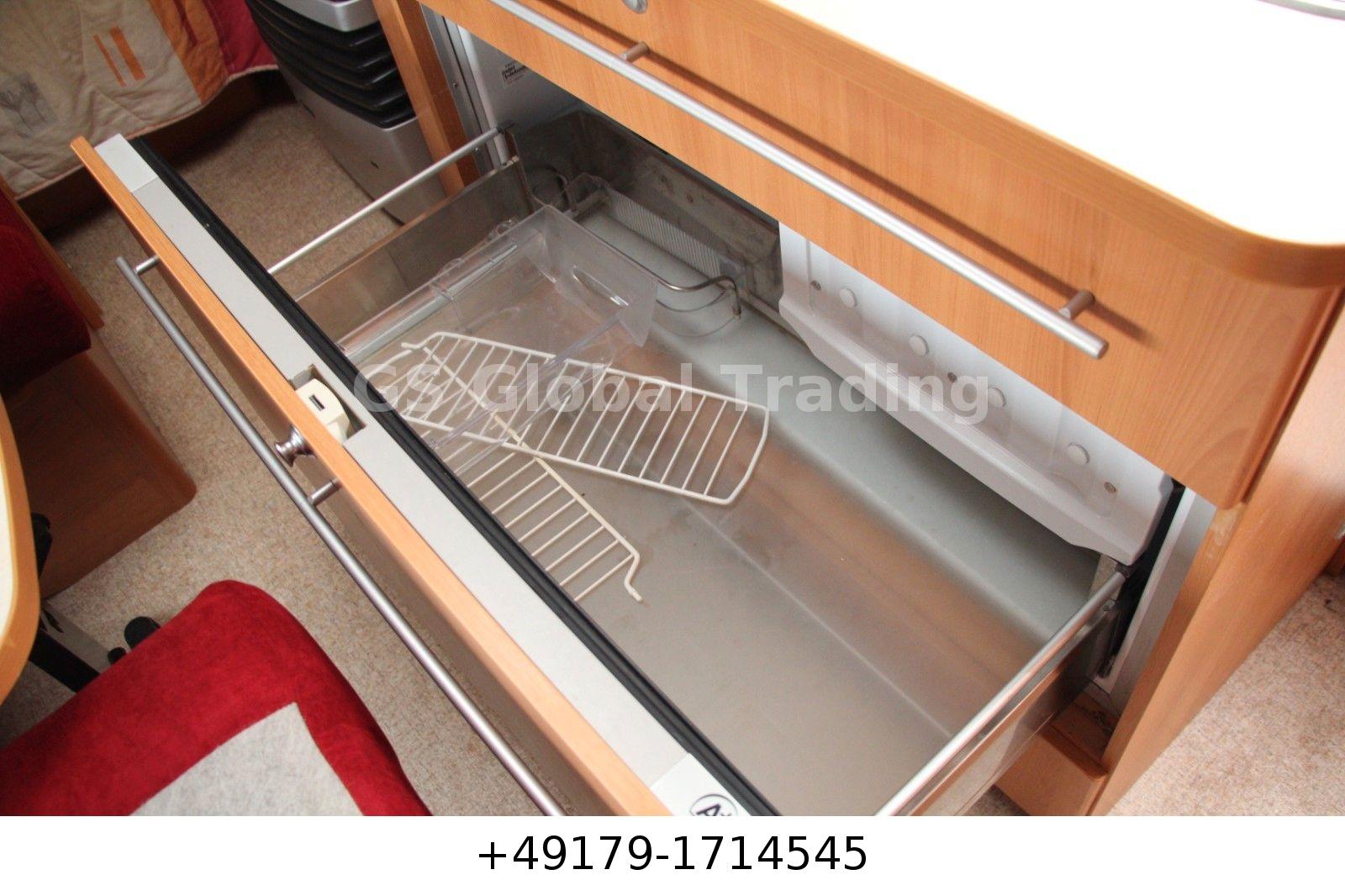 Sterckeman Alizee´ 550PE 2-Hand 6-Plätze Solar Markise TUVSterckeman Alizee´ 550PE 2-Hand 6-Plätze Solar Markise TUV