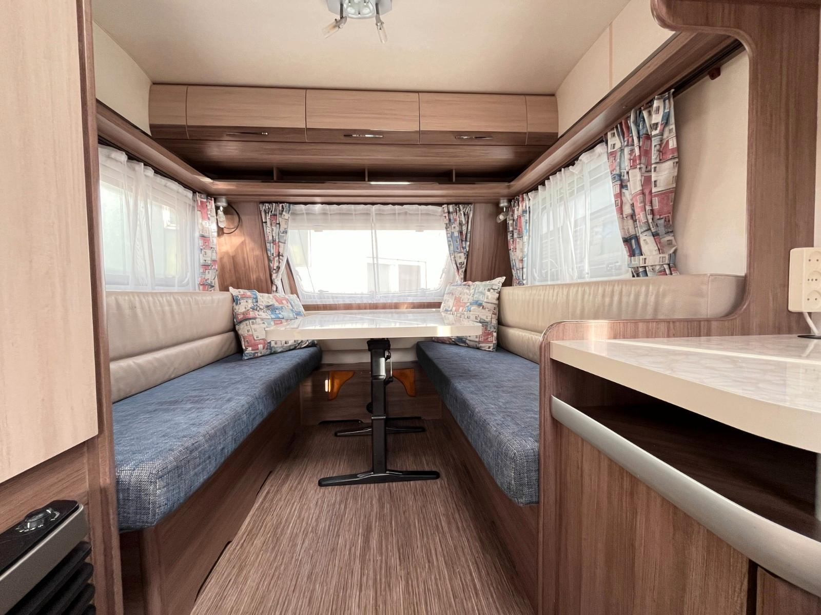 Hobby DE LUXE EASY 400 DB - Sitzgruppe/MoverHobby DE LUXE EASY 400 DB - Sitzgruppe/Mover