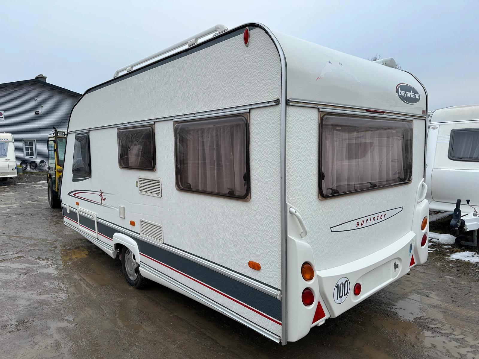 Beyerland 450 FB FESTBETT VORZELT MARKISE MOVER 1300 KGBeyerland 450 FB FESTBETT VORZELT MARKISE MOVER 1300 KG