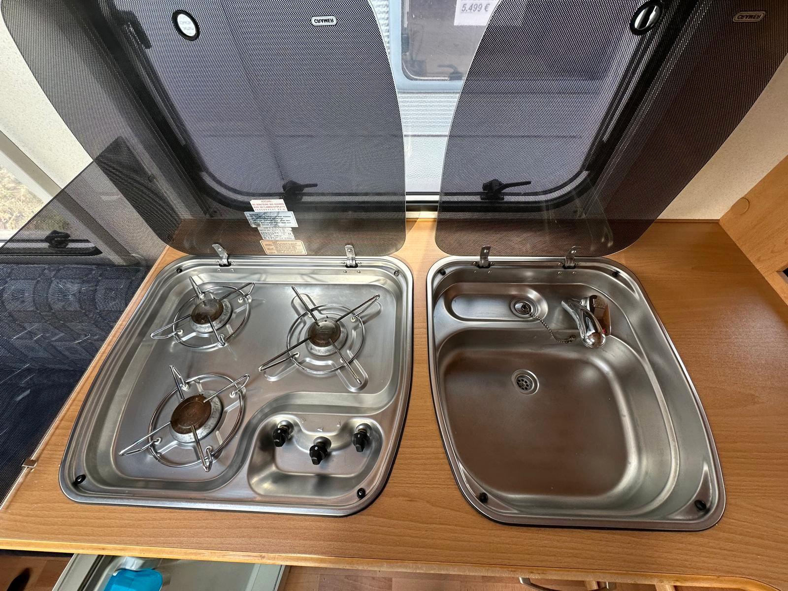 Knaus 450 FU Südwind FESTBETT 1300 KGKnaus 450 FU Südwind FESTBETT 1300 KG