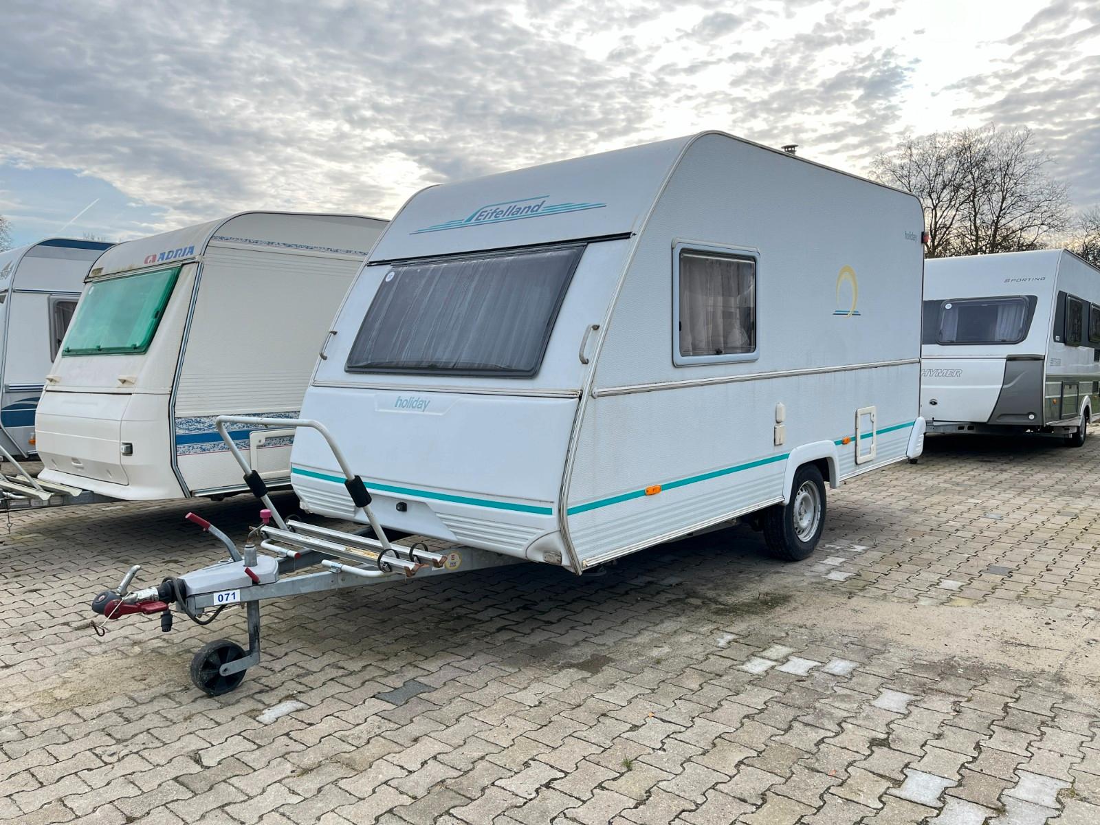 Knaus EIFELLAND HOLIDAY 400-Sitzgr/Din.Sitz/EtagenbettKnaus EIFELLAND HOLIDAY 400-Sitzgr/Din.Sitz/Etagenbett