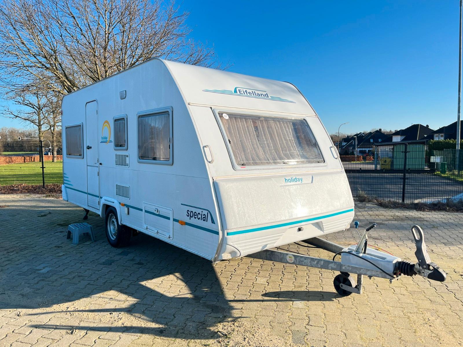 Knaus EIFELLAND HOLIDAY 450-Sitzgr/Rundsitz/EtagenbettKnaus EIFELLAND HOLIDAY 450-Sitzgr/Rundsitz/Etagenbett