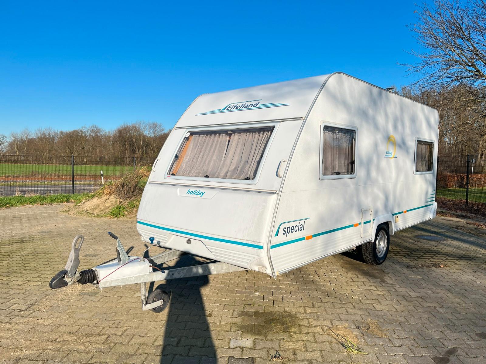 Knaus EIFELLAND HOLIDAY 450-Sitzgr/Rundsitz/EtagenbettKnaus EIFELLAND HOLIDAY 450-Sitzgr/Rundsitz/Etagenbett